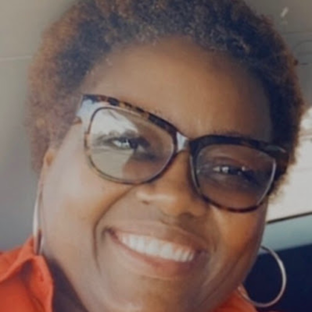 Meet your Posher, Lynette
